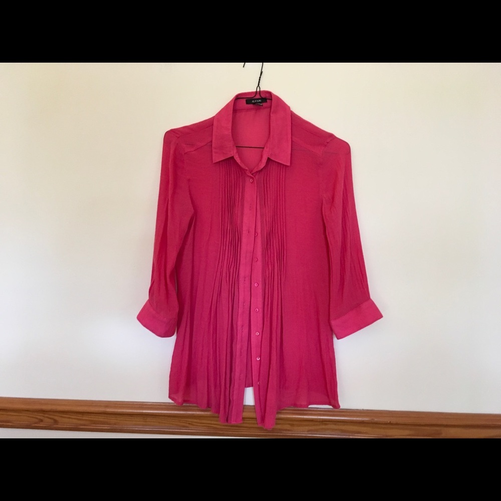 Pink Small Alfani top. Will fit Small or Medium